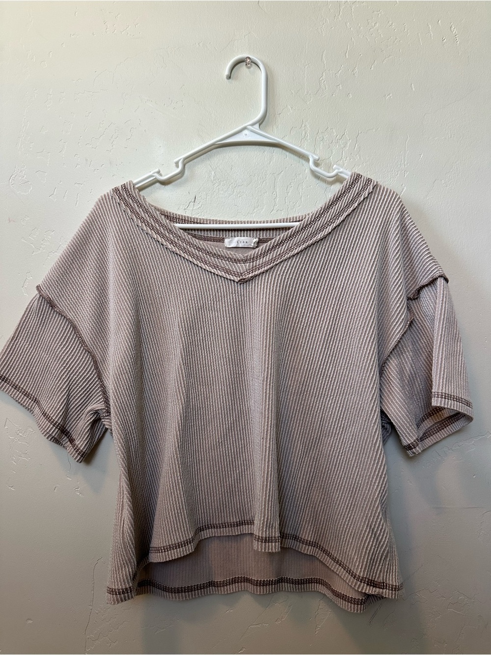 Lush Ribbed V-Neck Short Sleeve Top - Mauve